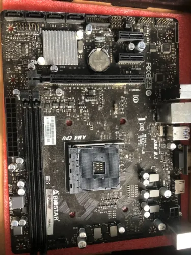 Placa-Mãe Biostar B450M AMD Ryzen Socket AM4 DDR4 - Ótimo Estado