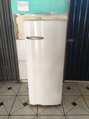 Geladeira Electrolux 280 litros 