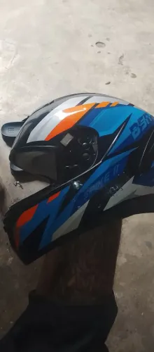 Personalização e pintura de capacete
