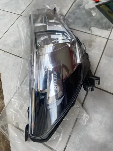 Farol Hilux 2016 a 2020