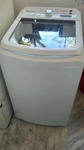 Máquina de lavar roupas Eletrolux 14kg