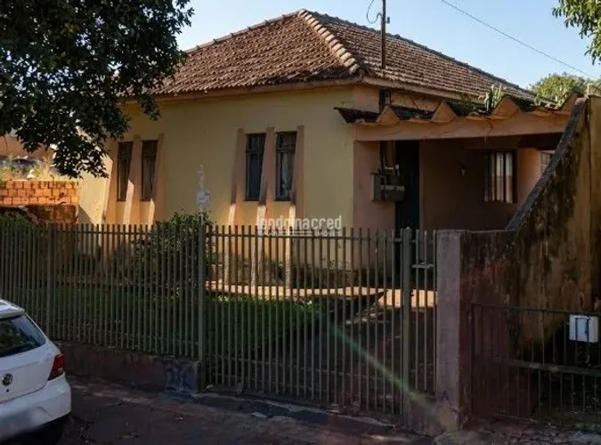 Casa à venda no Centro de Rolândia com 2 quartos e 70 m² de área útil