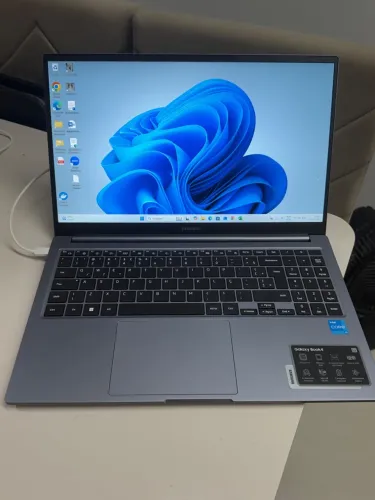 VENDO Samsung galaxy book 4