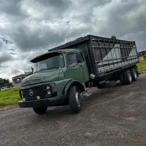 CAMINHÃO BOIADEIRO MERCEDES-BENZ 1113