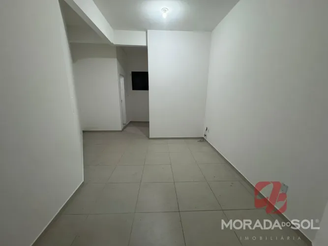 Sala comercial para aluguel anual na Meia Praia - Itapema, SC