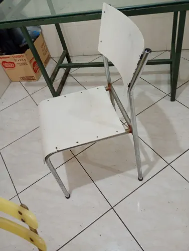 Vendo duas cadeiras de ferro industrial vintage 50,00 cada uma
