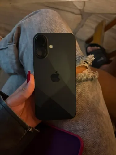 Iphone 16 preto, 128gb, com 92% de saude de bateria