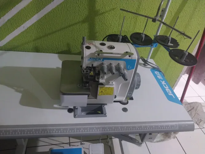 Maquina overlok
