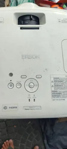 Projetor Epson com defeito home cinema 3010