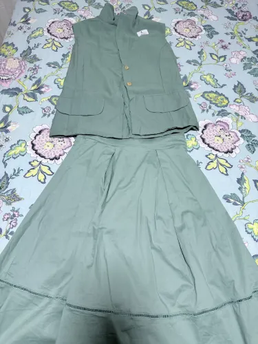 Conjunto saia e colete