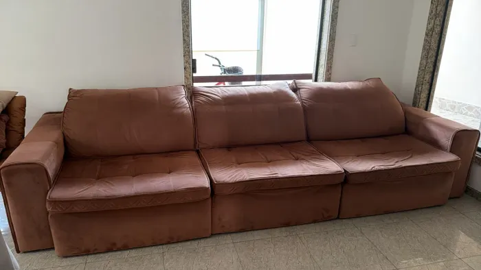 Lindo sofá retrátil