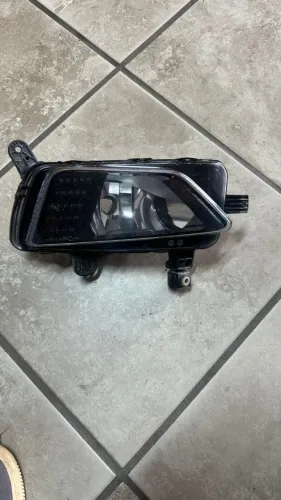 Farol do Polo Seme-Novo Original  sem Drl Ld Super Conservado - Me Liga