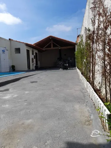 Salão de festa em funcionamento no Jardim Primavera em Lorena - SP á venda.