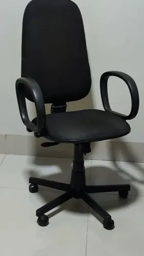 Cadeira Presidente Preta - Estofado sem rasgos (leia a descrição)