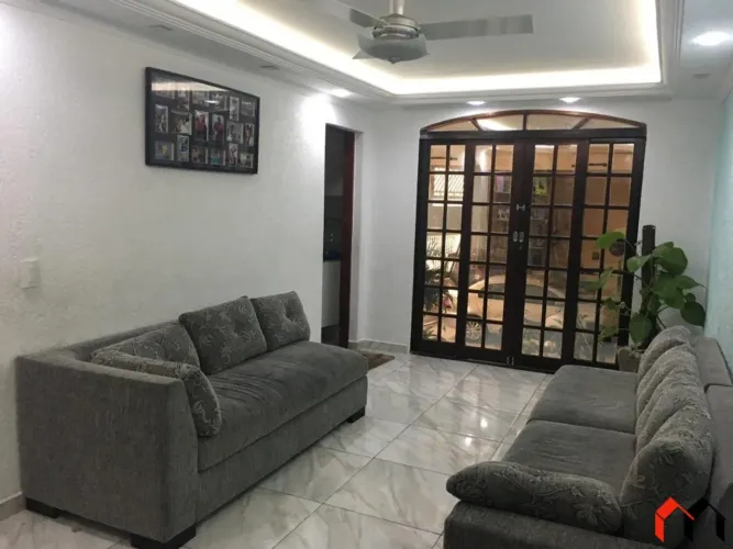 Sobrado Cinematográfico e Planejado no Jardim Monte Azul