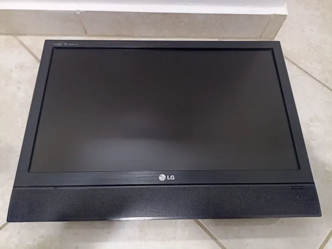TV LG 22 pol. (Com defeito)