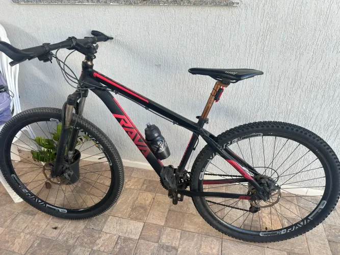 Bicicleta Rava Pressure Aro 29. Bike Top! 700 para vender logo. Revisada. Pneu Tubleless. 