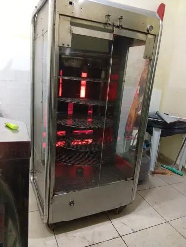 Máquina para assar frango