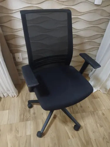 CADEIRA MUITO CONFORTÁVEL