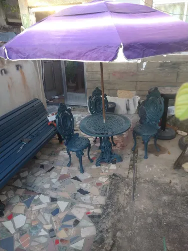 Antiga mesa de jardim .... ()aceito. Ofertas))
