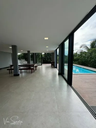 À venda | Casa triplex, terreno de 1.990 m², 450 m² de área construída, 3 quartos, 2 suíte