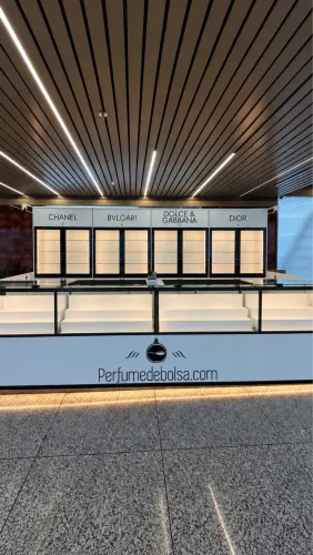 Quiosque de Perfumaria Completo à Venda no ViaShopping | Barreiro