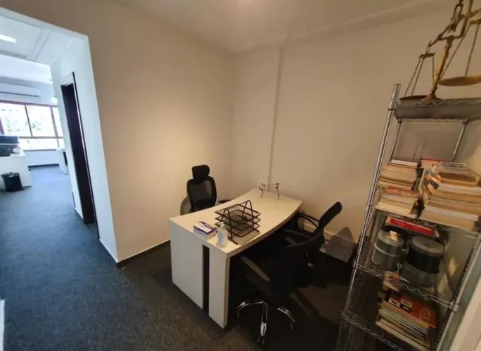 SALA COMERCIAL A VENDA NA PRAIA DO SUA