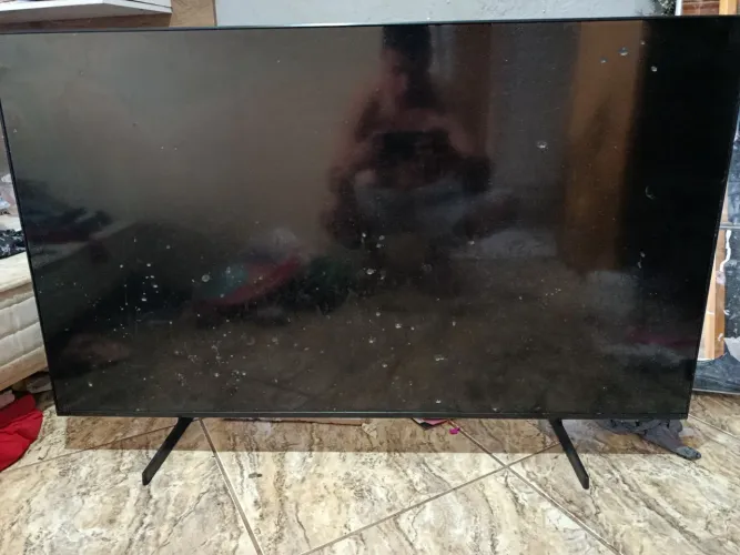 Tv smart 55 polegadas com a tela quebrada para peças