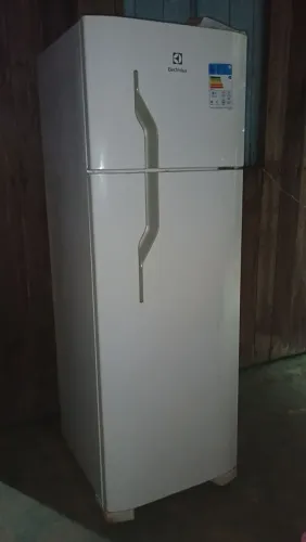 Geladeira Eletrolux gelo seco entrego 