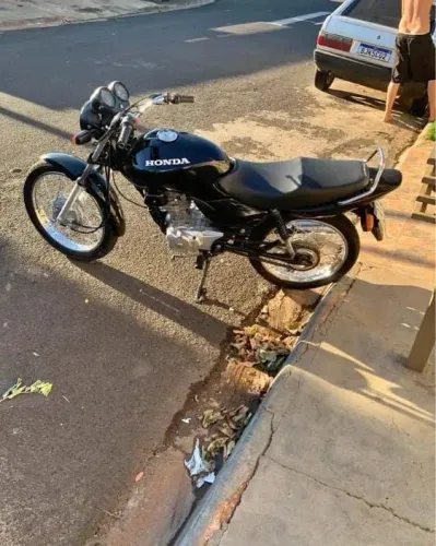 CG 125 PRETA
