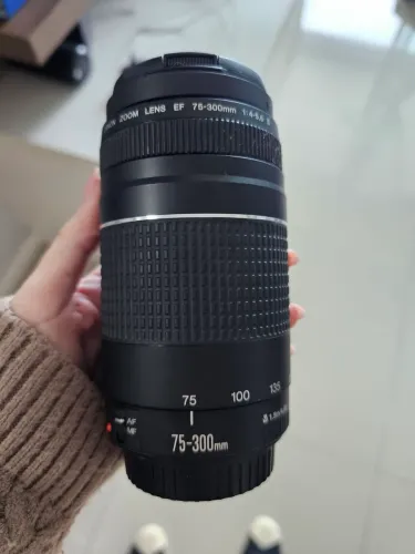 Lente zoom EF 75-300mm