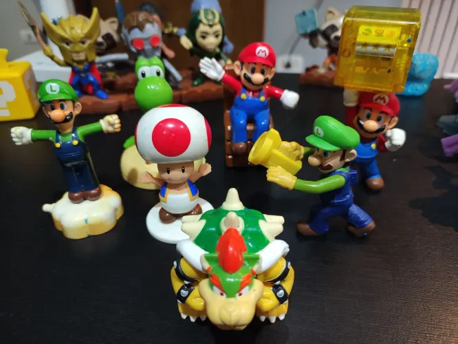 Kit com 7 personagens Super Mario Bros