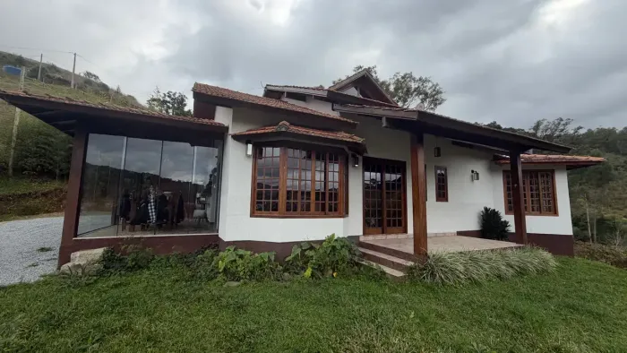 Imóvel para venda possui 2660 metros quadrados com 2 quartos em Taquaras - Rancho Queimado
