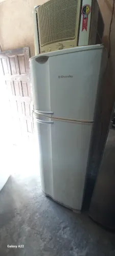 Geladeira eletrolux frost free