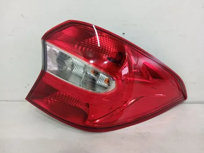 Lanterna Direita Ford Ka Sedan 2014/2017 Sedan Origi 25337 Direito/passageiro Vermelho