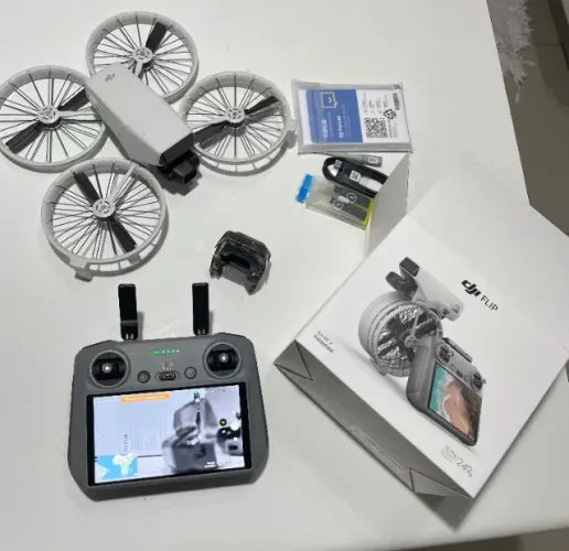 Drone DJI FLIP controle com tela