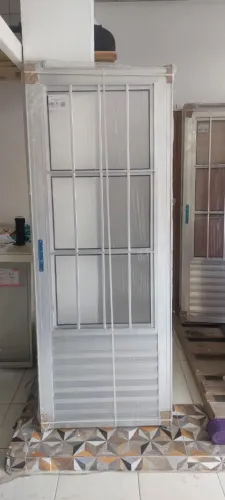 ÚLTIMA PORTA SOCIAL 3 VIDROS COMPLETA NOVA R$ 525,00