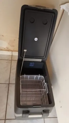 Vendo geladeira cabine Elber 41 LTS