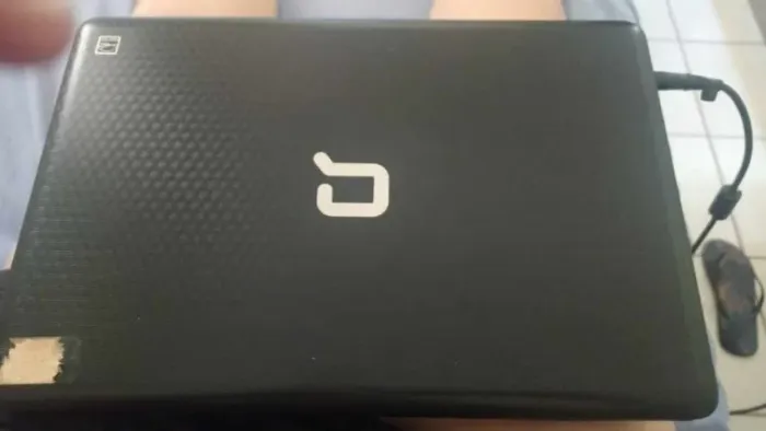 Vendo notebook Compaq usado