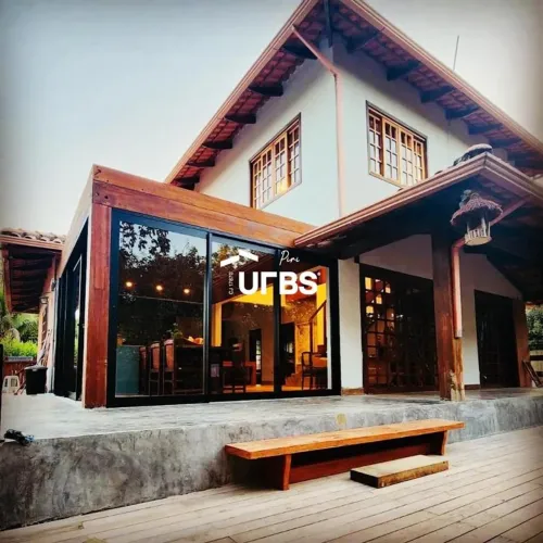 CASA À VENDA EM CONDOMÍNIO FECHADO - PIRENÓPOLIS
