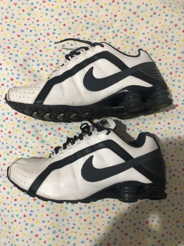 Nike shox Nz branco/preto - 41 ou 9.5 - (USADO e Conservado) sem caixa original