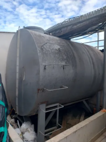 Tanque de combustível 6.400 litros
