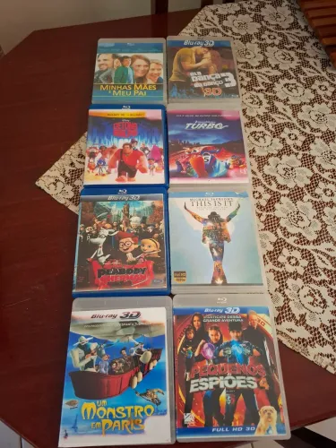 DVDs, CDs, Jogos, Blue-Ray, Livros. Kit com 200 itens por R$200. 31.99318.9487. B. Hte