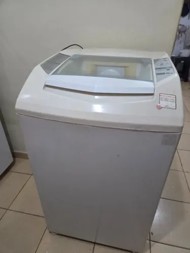 Máquina de Lavar funcionando (com defeitos)
