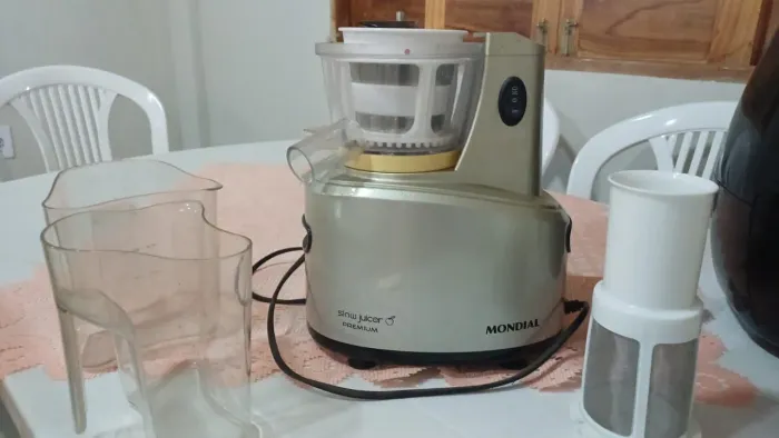 Multiprocessador e espremedor a venda.