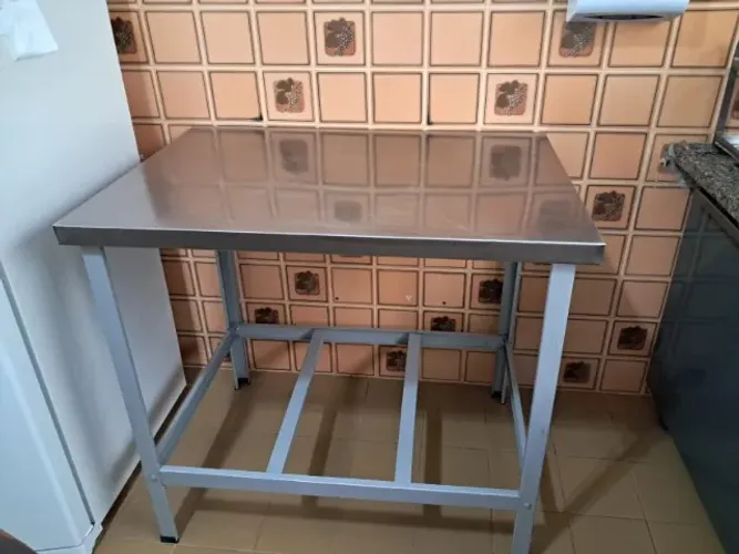 BANCADA INOX 1,00 x 0,70.