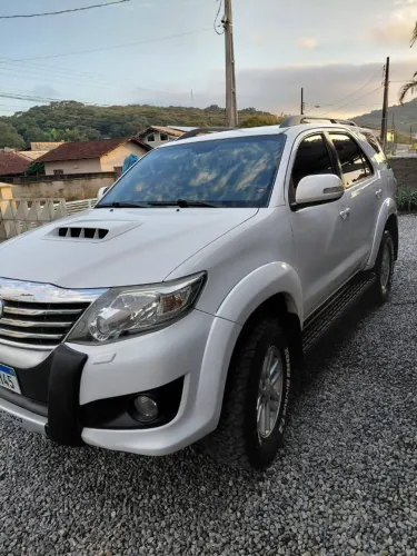 Toyota Hilux SW4 SRV D4-d 4X4 3.0 TDI Dies. AUT 2014
