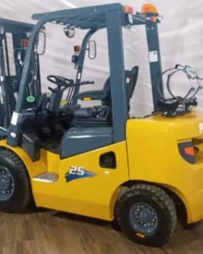 Empilhadeira Diesel GLP 4t - Carga Máxima com Segurança 5 1 / 9 8/ 4 0 /- 2 / 9 1 1