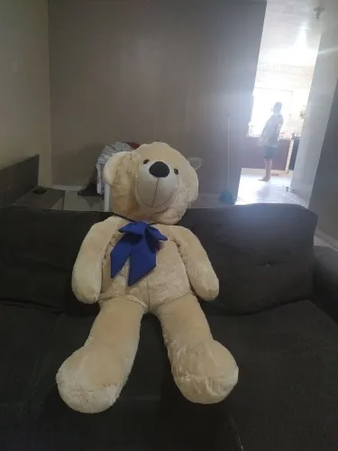 Vende-se urso de um 1,10m sem nenhum defeito sem manchas em perfeito estado!!