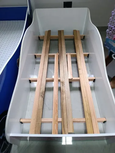 Mini cama mantossoriana tema gatinha mdf com colchão incluso